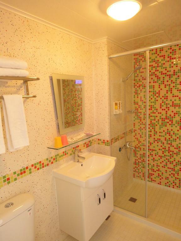 Royal Hotel Magong Room photo
